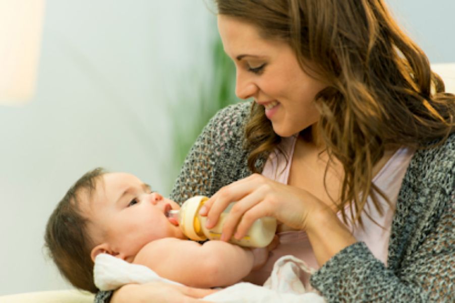 How-to-Combine-Breastfeeding-and-Pumping