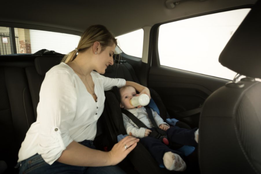 Can-You-Feed-A-Baby-In-A-Car-Seat